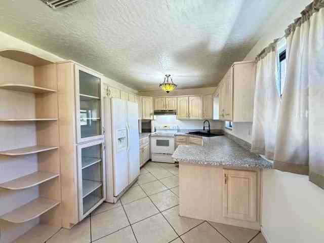 5963 Lord St - Photo 5 of 18