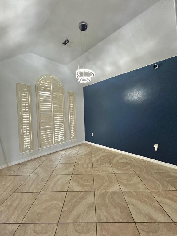 5102 Ne Haddington Pl - Photo 4 of 31