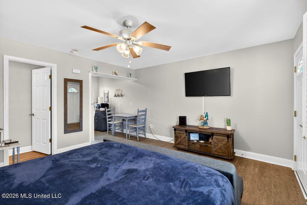 1664 Beach Blvd - Photo 5 of 6