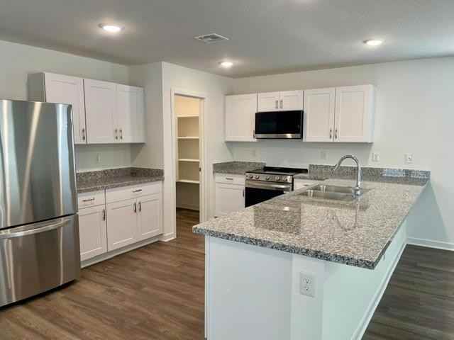 2586 Aaron Pl - Photo 3 of 18