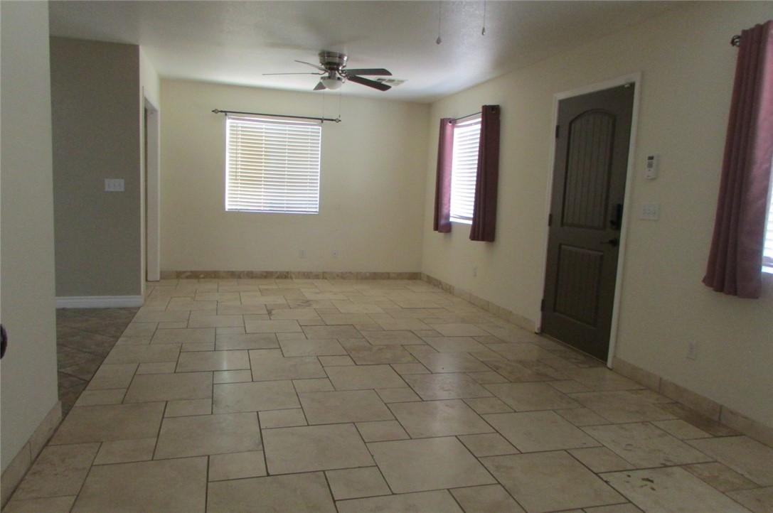 548 Ramar Rd - Photo 3 of 15
