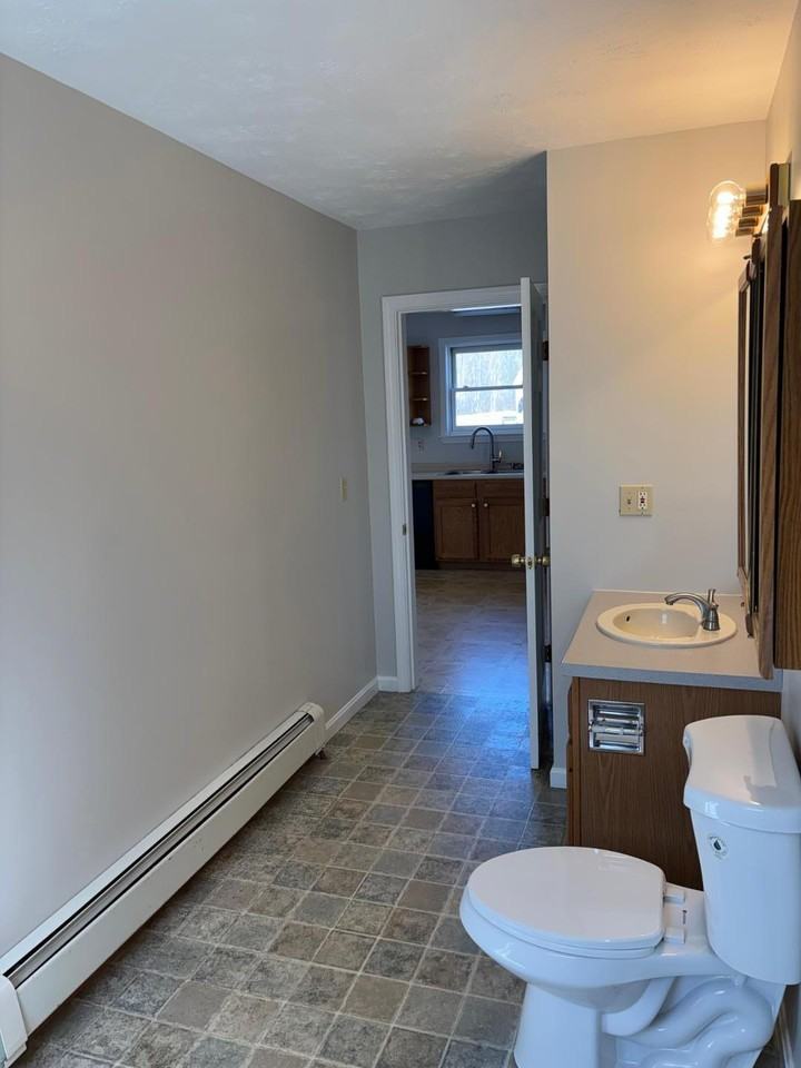 17 Cameron Dr #A - Photo 5 of 11