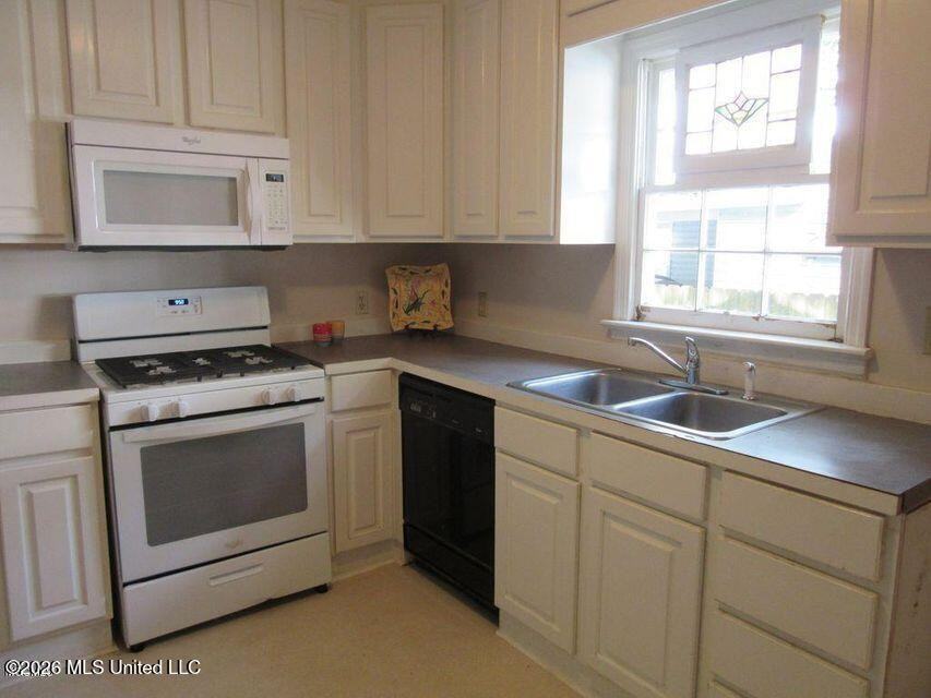 1616 Gordon Ave - Photo 4 of 6