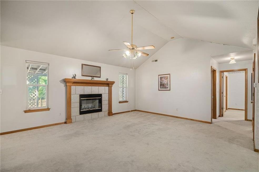 2305 Brett Dr - Photo 2 of 14