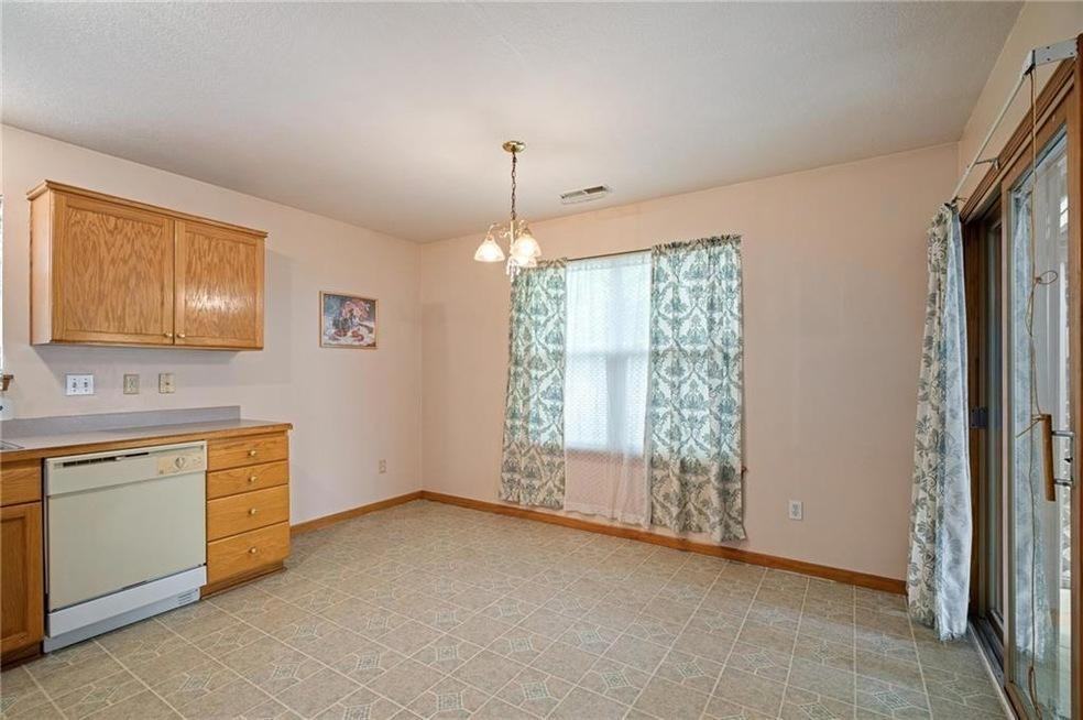 2305 Brett Dr - Photo 7 of 14