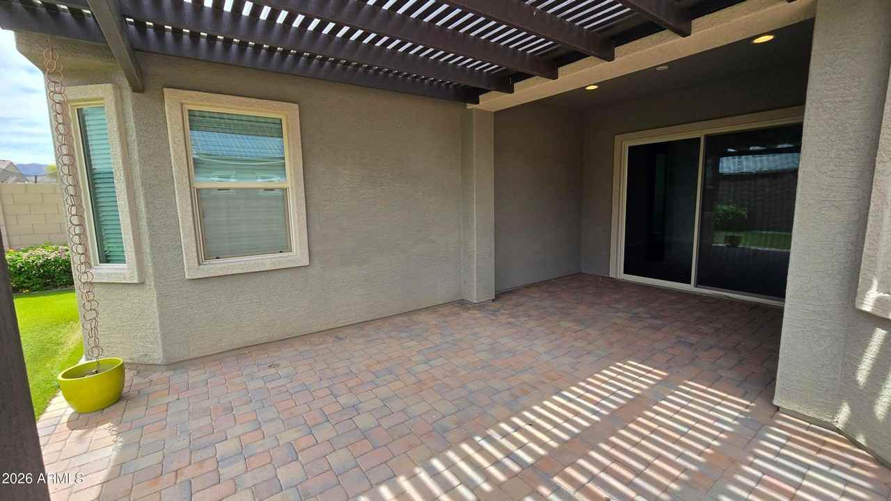 18351 W Mercer Ln - Photo 2 of 50