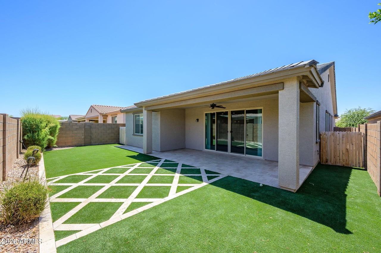 11574 W Levi Dr - Photo 2 of 19