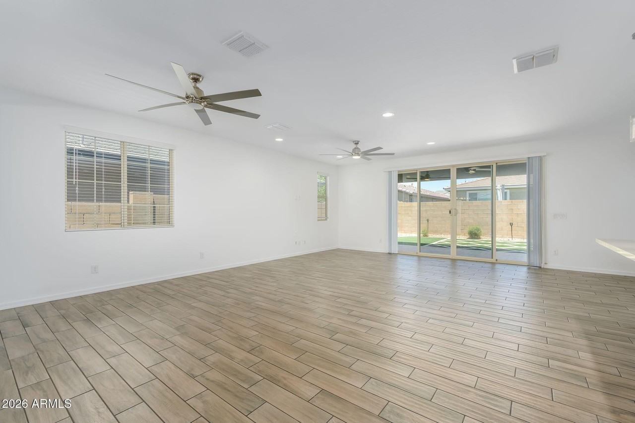 11574 W Levi Dr - Photo 6 of 19