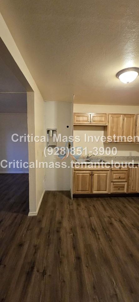 405 W Oak St #G - Photo 6 of 25