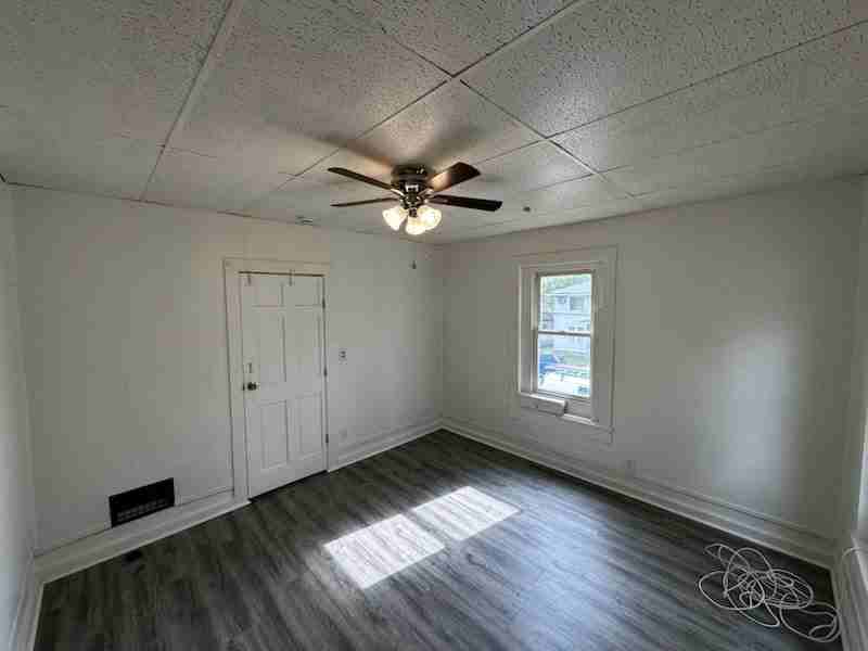 121 S 3rd St #3 - Photo 5 of 5