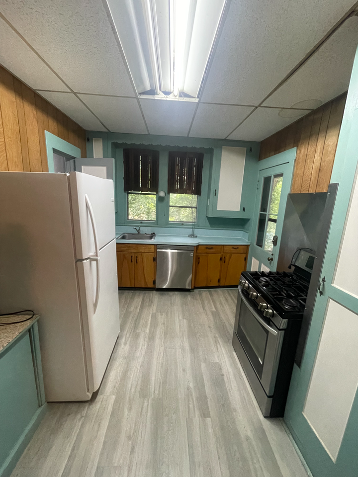 108 Stewart Ave - Photo 4 of 20