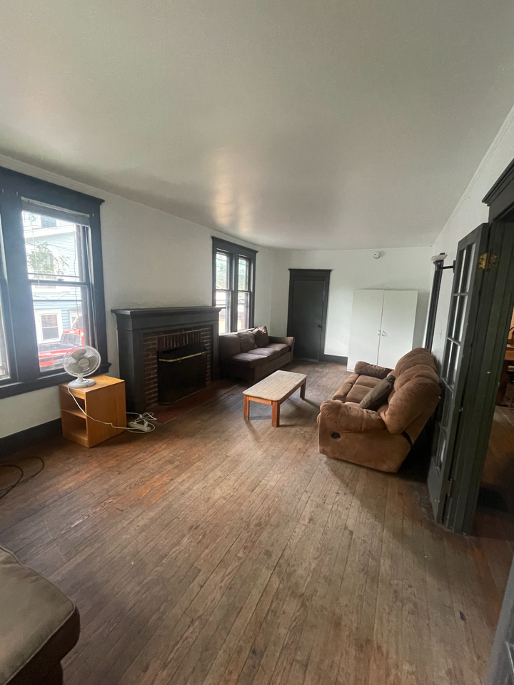 108 Stewart Ave - Photo 5 of 20