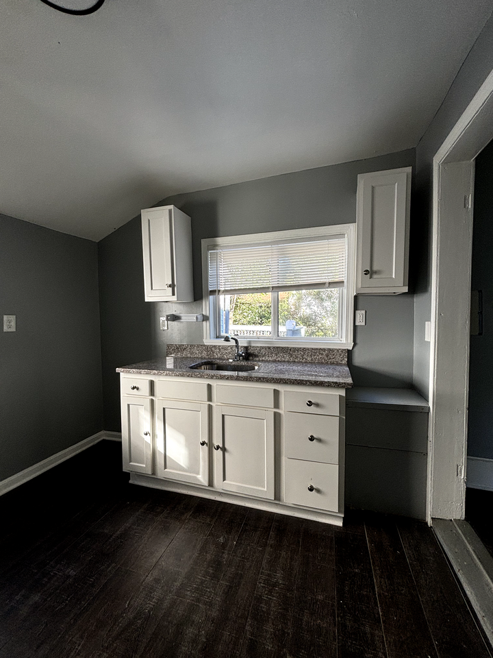 3788 E 52nd St - Photo 3 of 26