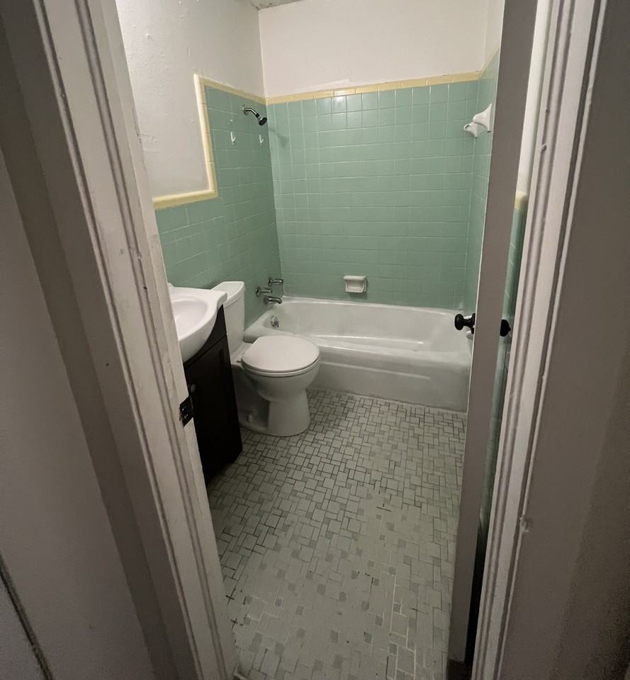 636 N 39th St #2 - Photo 7 of 7
