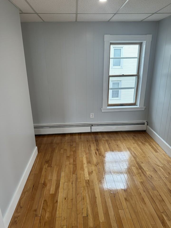 91 Foss St #2 - Photo 4 of 10