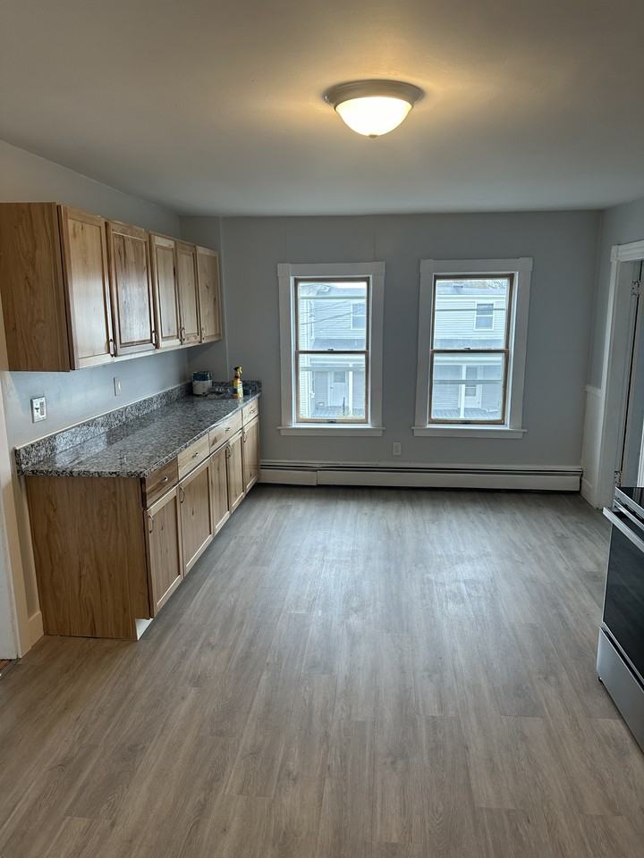 91 Foss St #2 - Photo 7 of 10