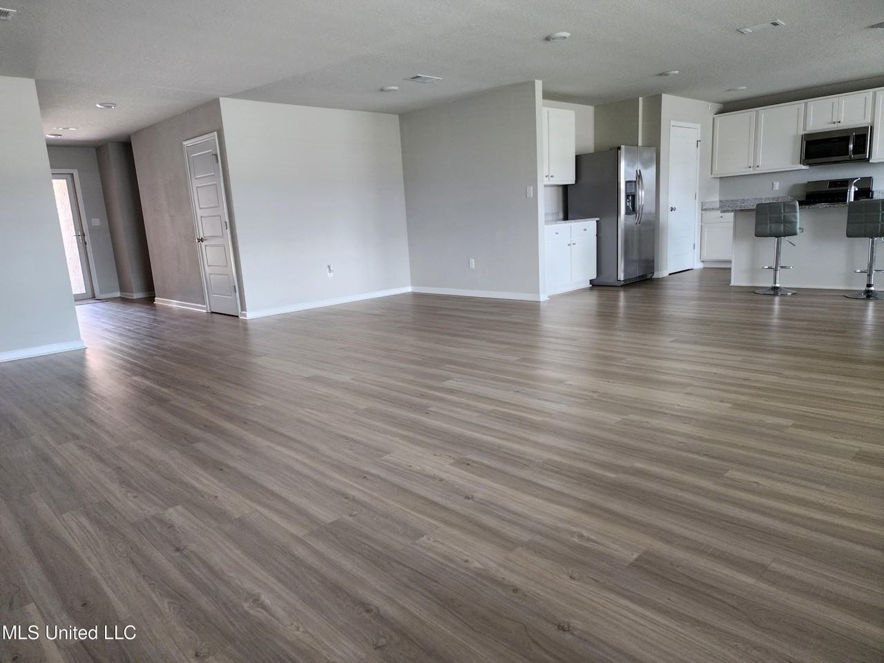 115 Rosie Dr - Photo 5 of 34