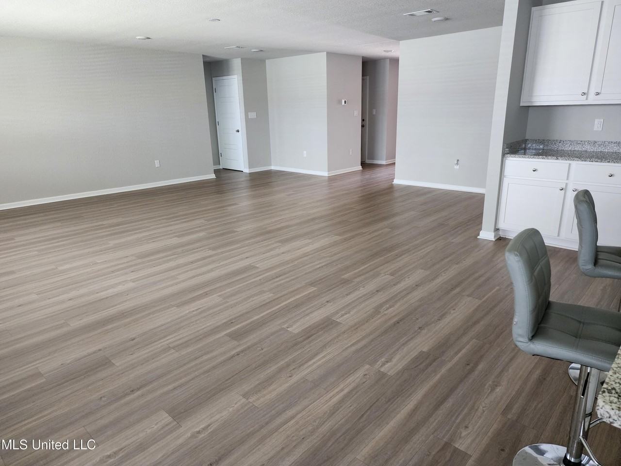115 Rosie Dr - Photo 6 of 34