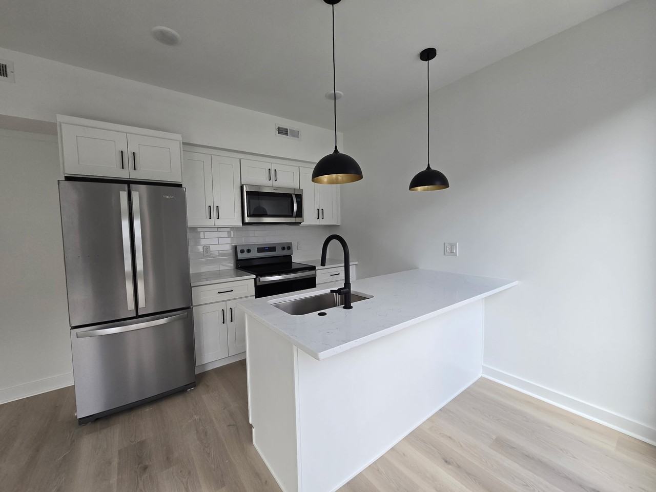 1628 Ridge Ave #B - Photo 4 of 7