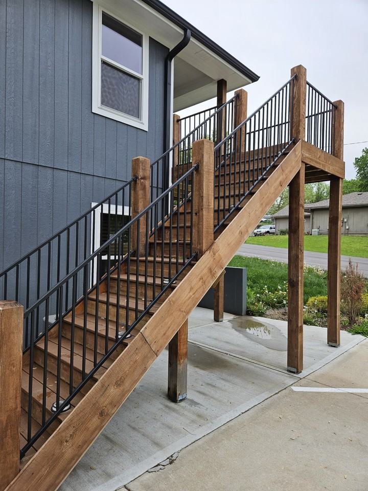 1205 Sw Locust St #B - Photo 2 of 15