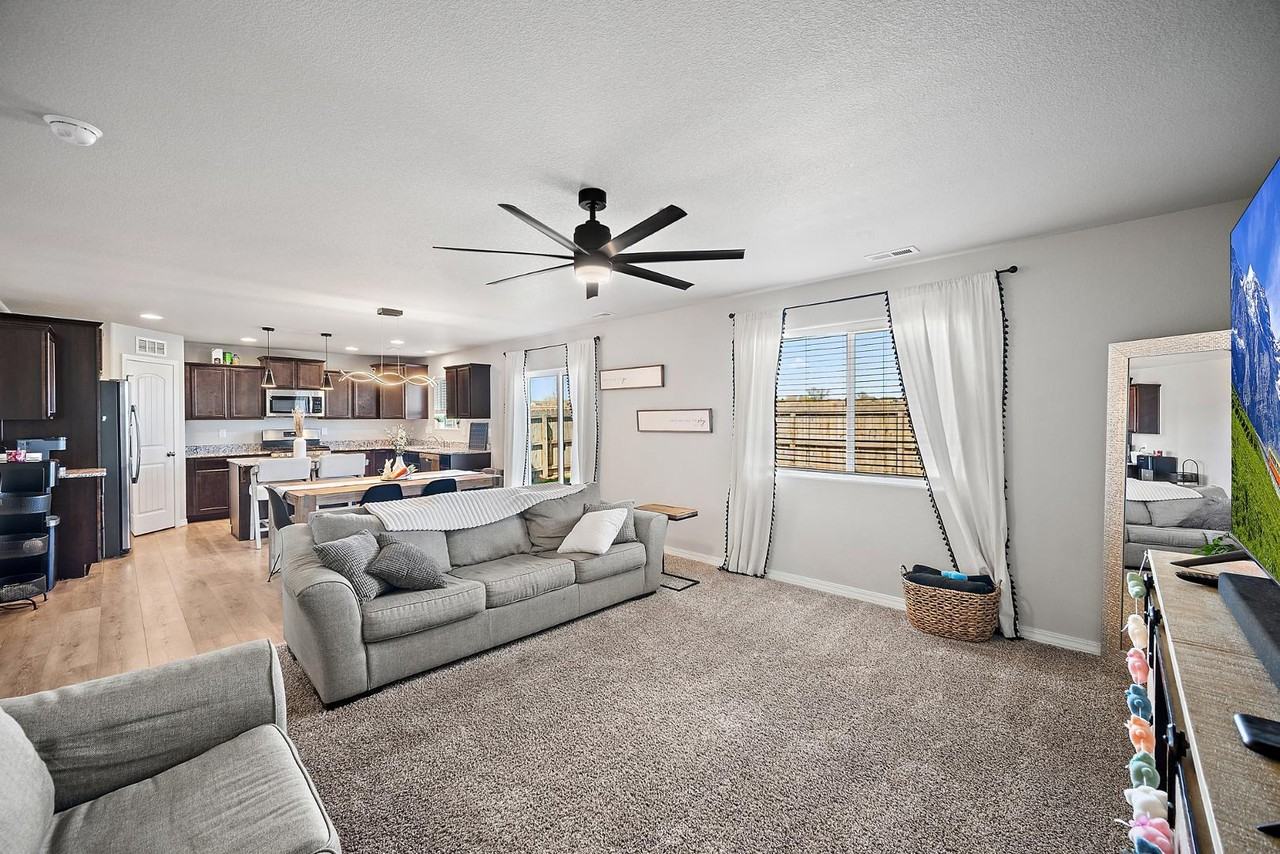 11482 Moonrock Hts - Photo 7 of 31