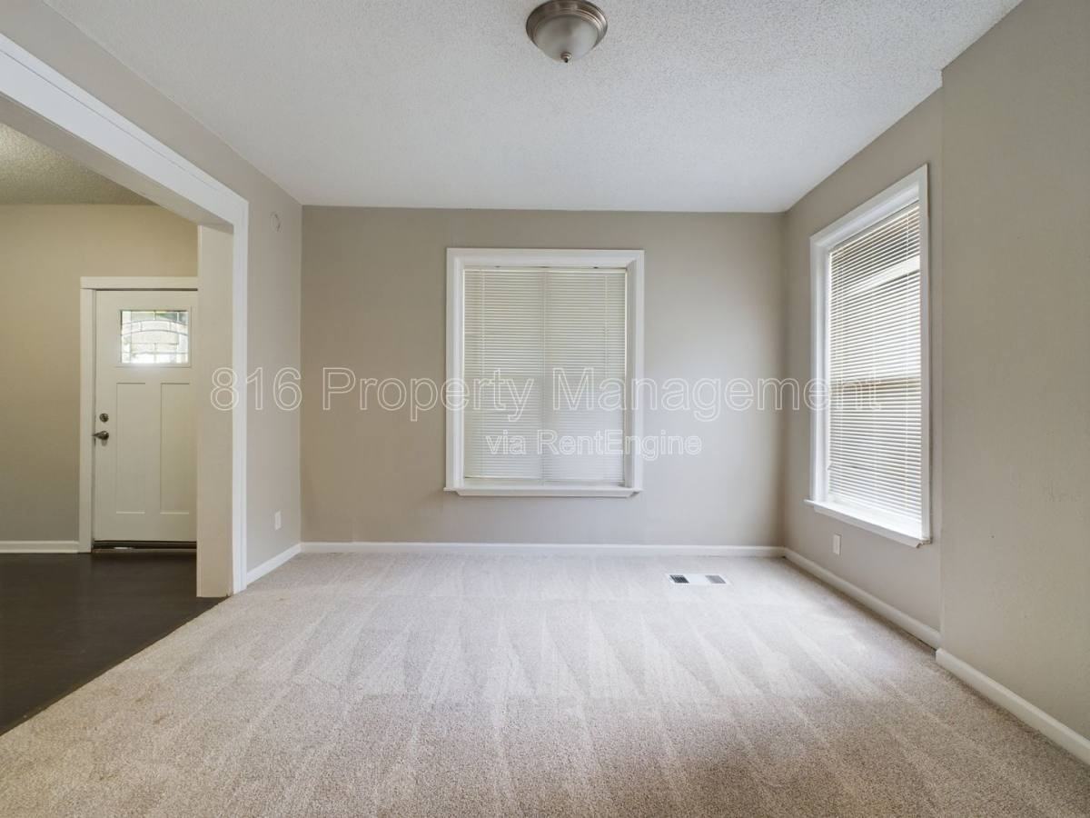 5218 Highland Ave - Photo 2 of 10