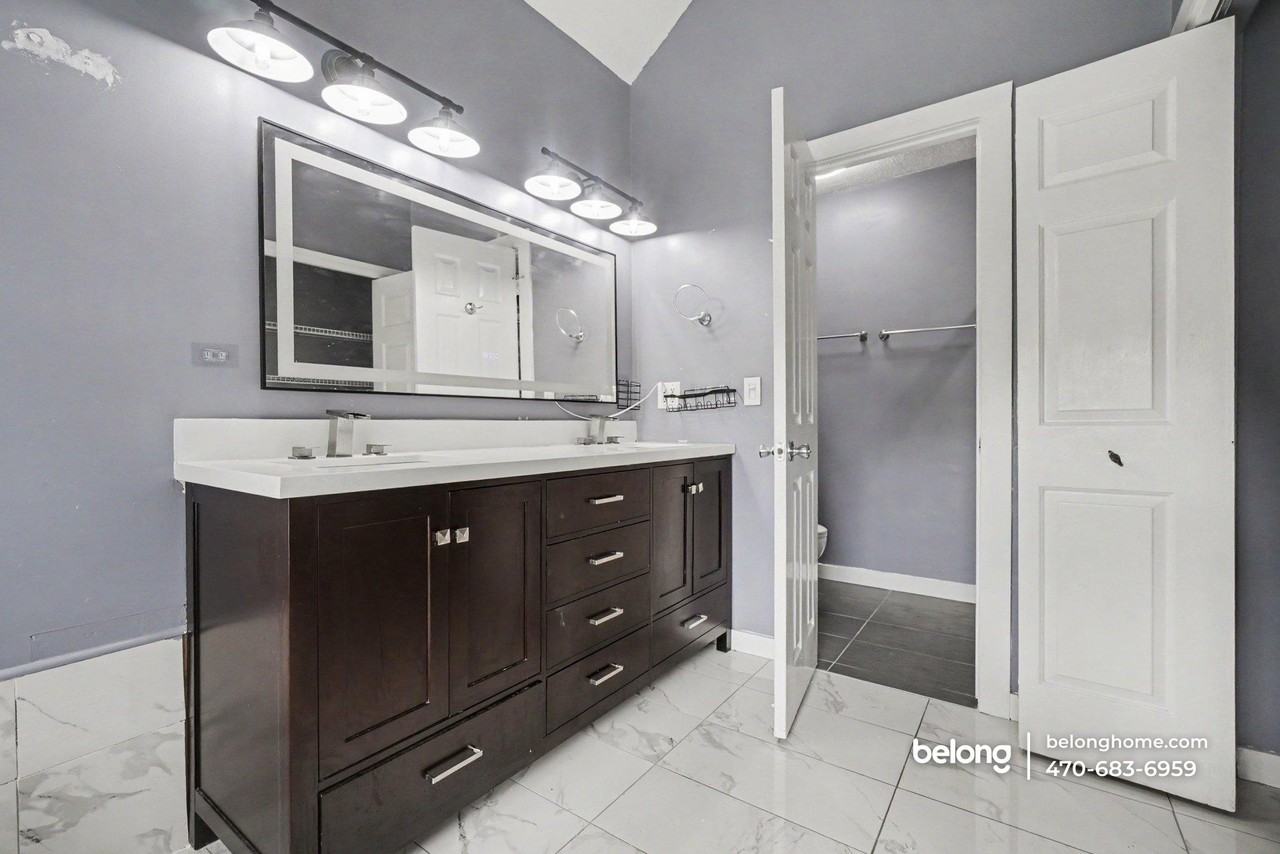 988 Bridgegate Dr Ne - Photo 2 of 16