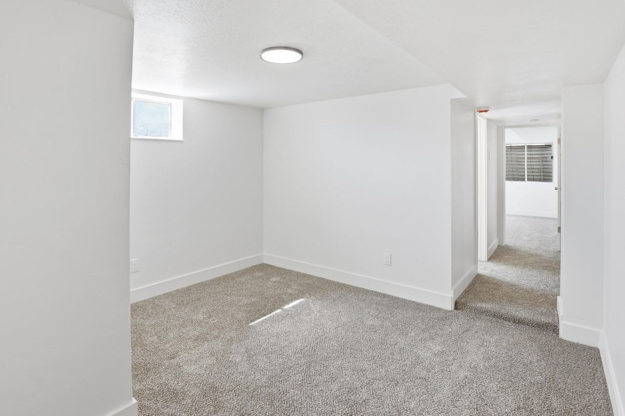 6985 Nw - Photo 5 of 8