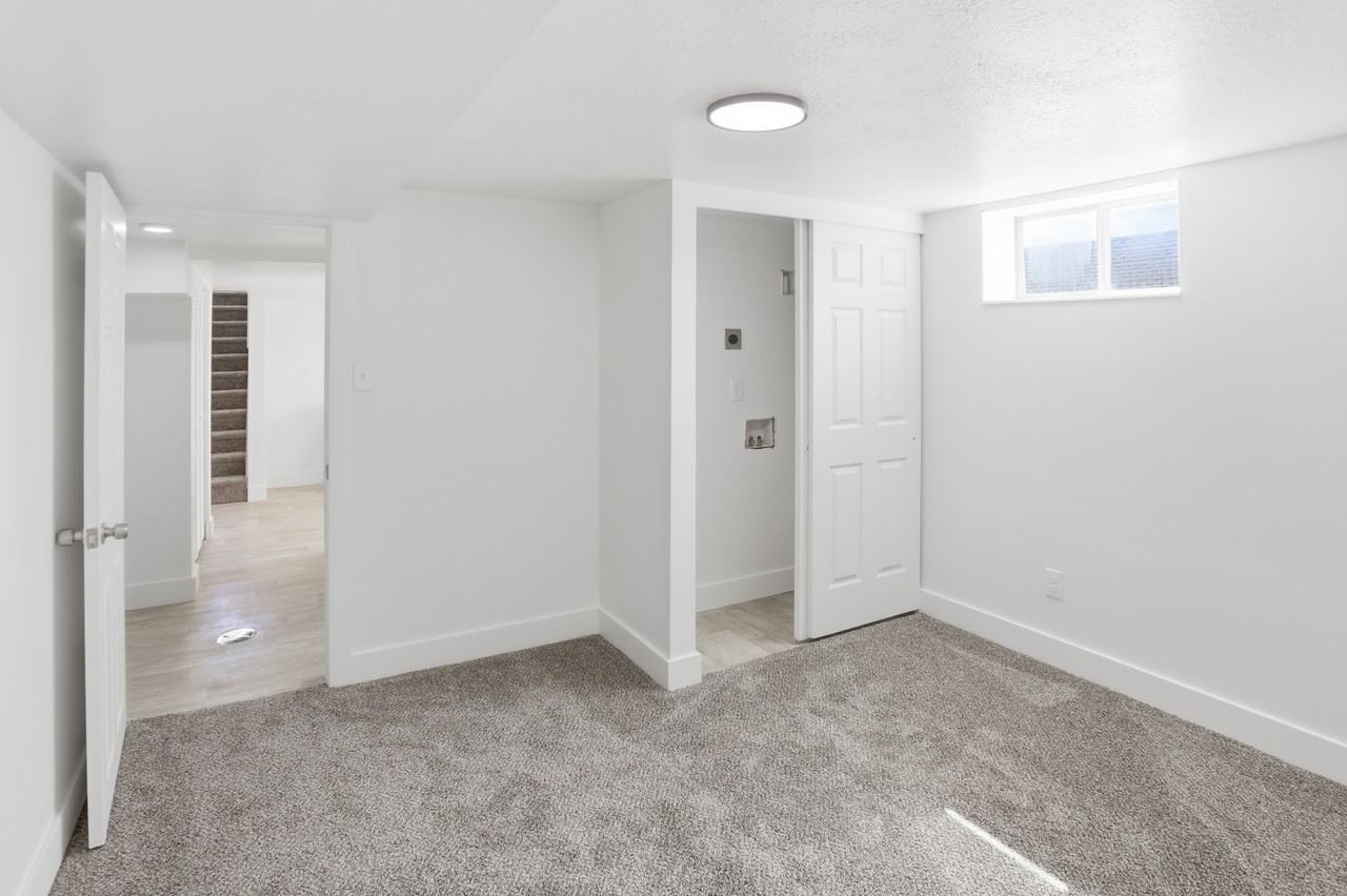 6985 Nw - Photo 6 of 8