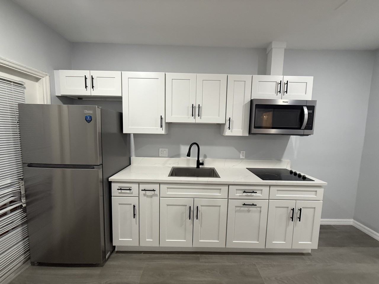 2222 Hamlin Trl - Photo 2 of 7