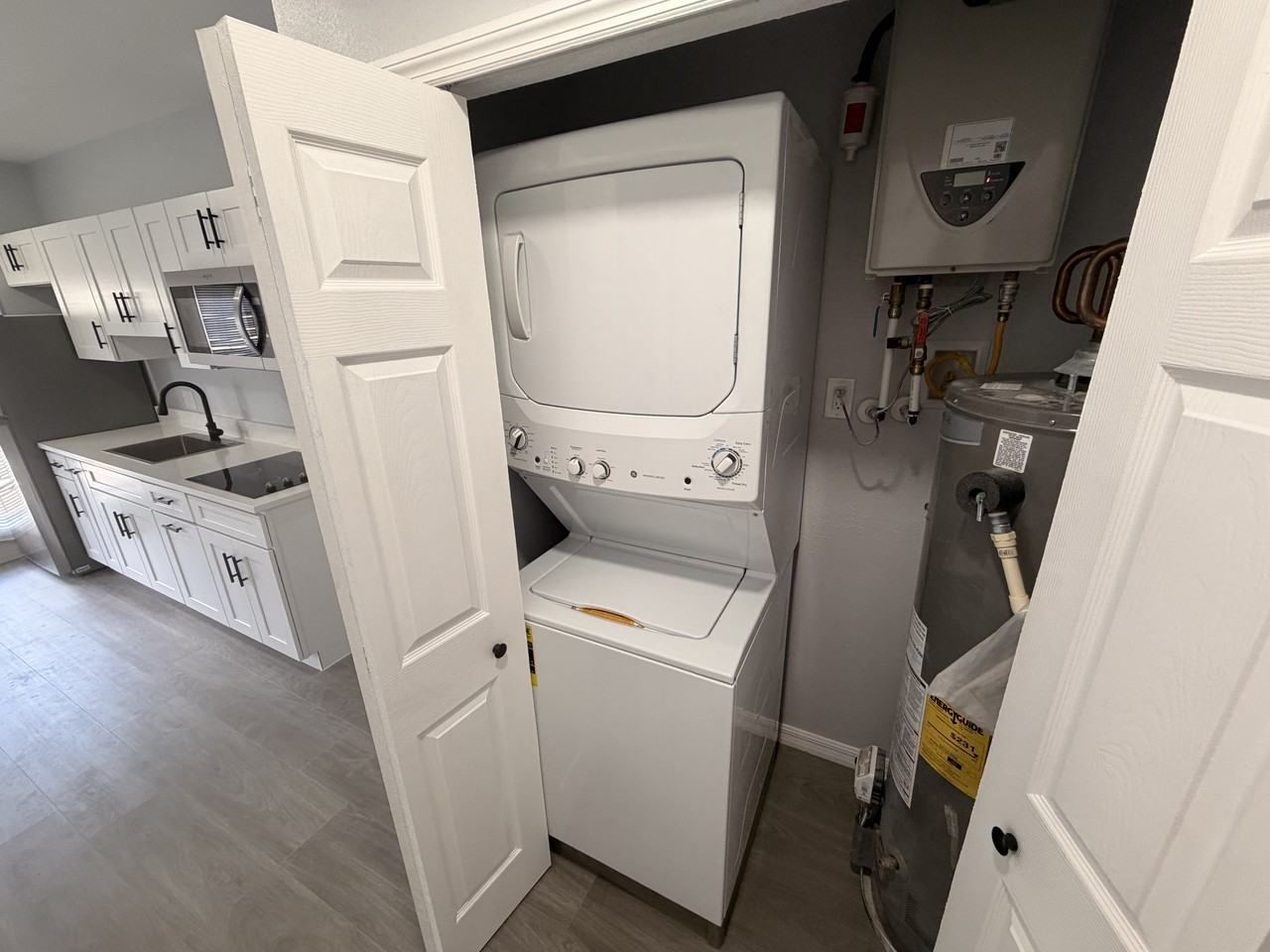 2222 Hamlin Trl - Photo 6 of 7