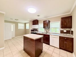 featured image of 18335 Racine St