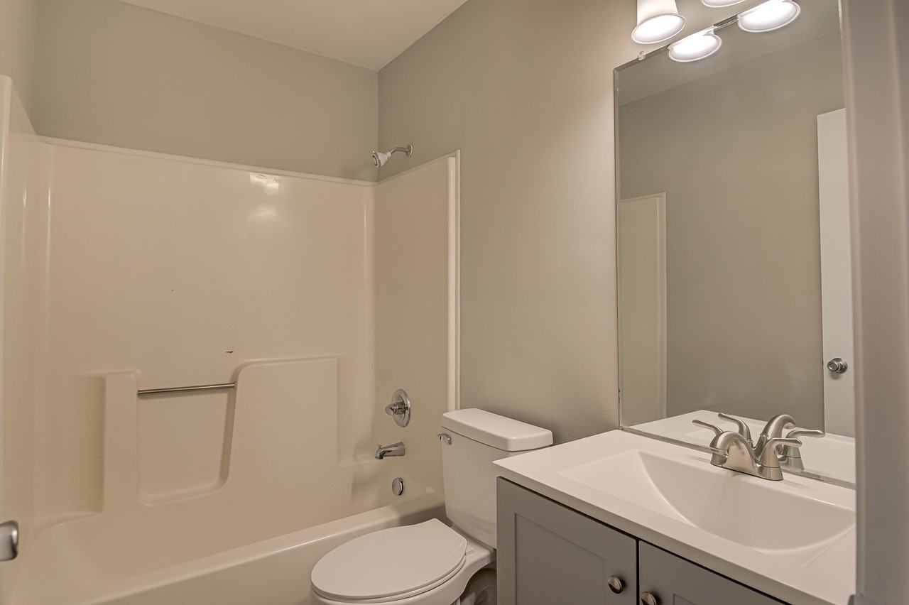 828 Brickwood Ct - Photo 4 of 18