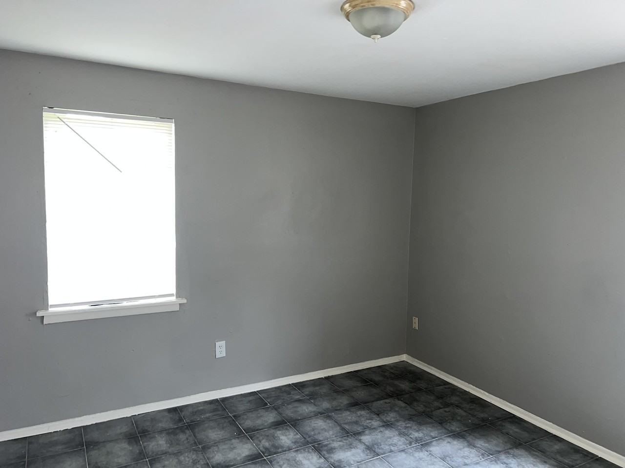 2251 Stovall Ave - Photo 4 of 13