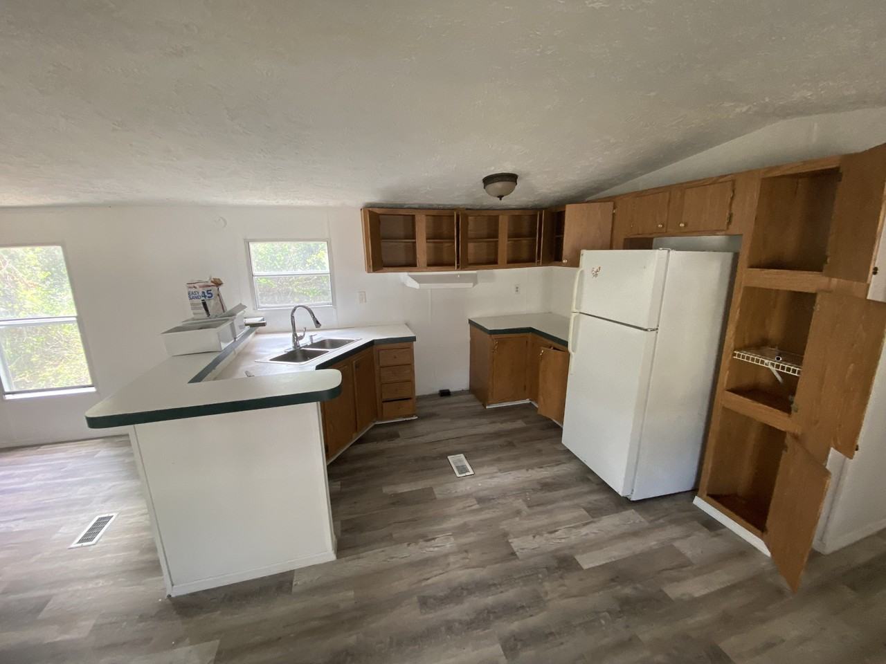 6635 Old Orchard Ave - Photo 7 of 11