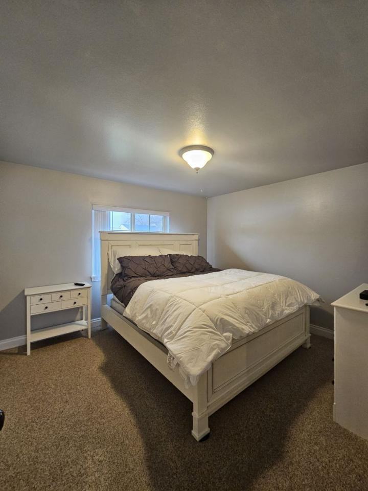 808 Royal Ave - Photo 5 of 10