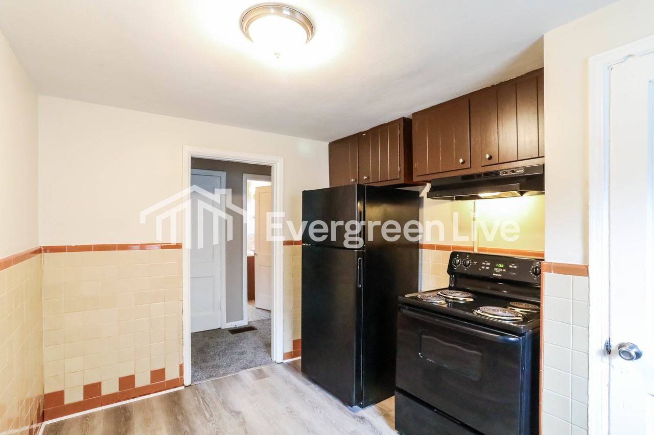 1557 Pasadena Ave - Photo 6 of 15