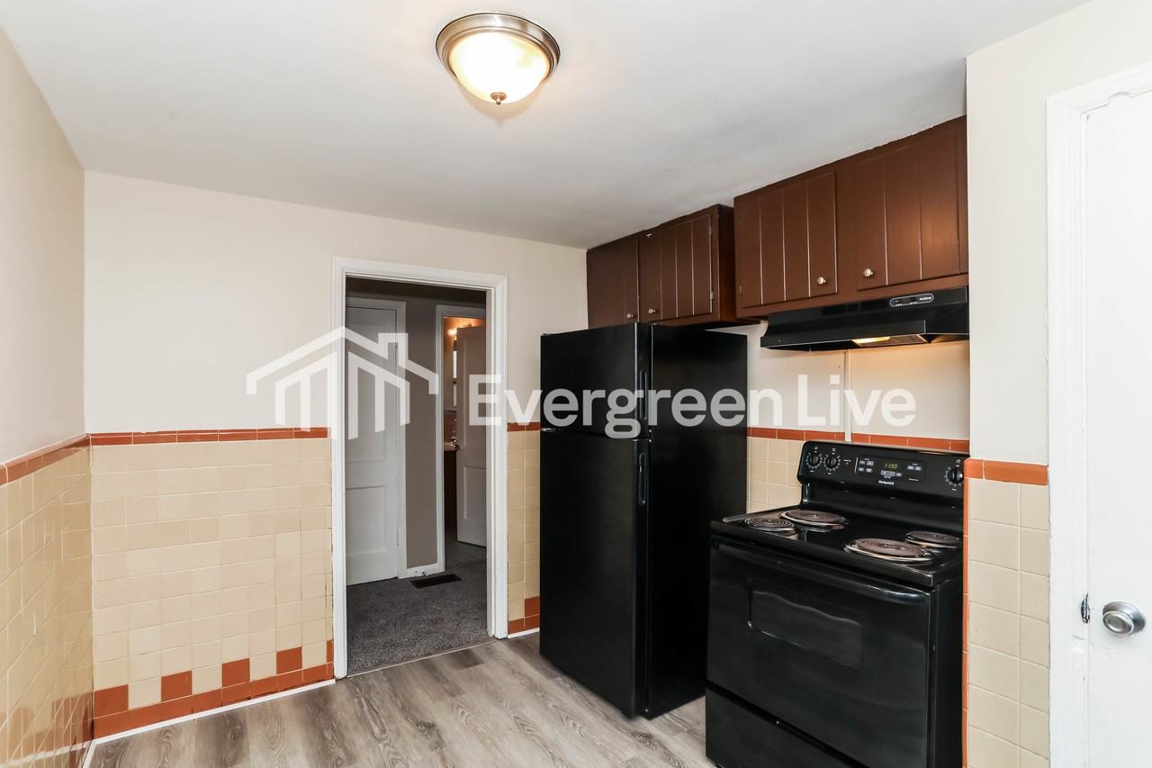 1557 Pasadena Ave - Photo 7 of 15