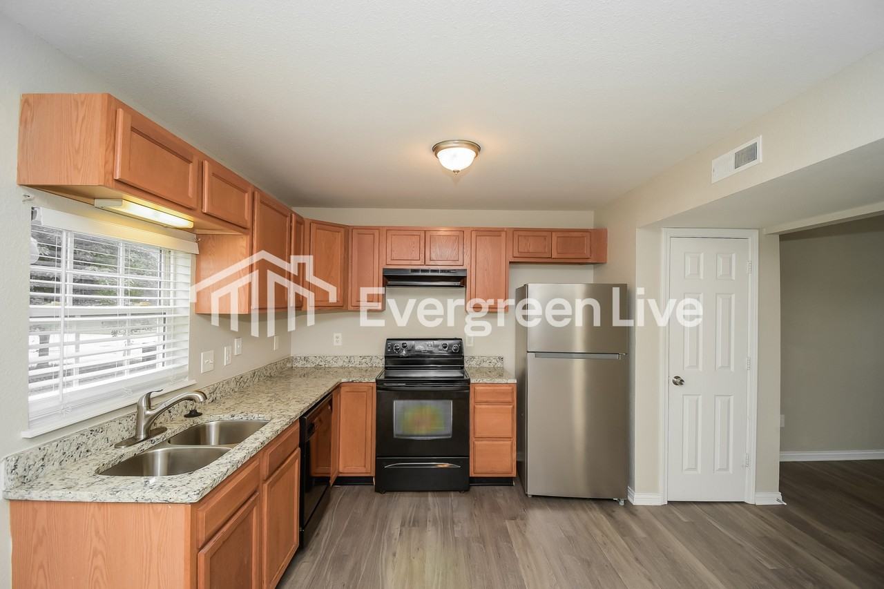11603 Hornickel Cir - Photo 5 of 15