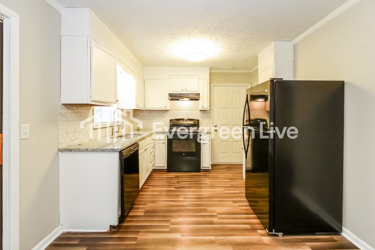 740 Motor Rd - Photo 7 of 15