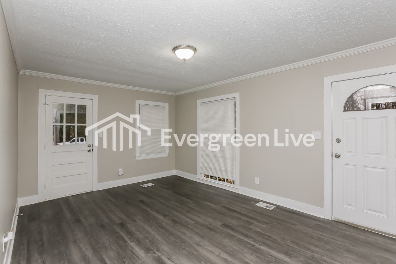 220 Melbourne Rd - Photo 2 of 15