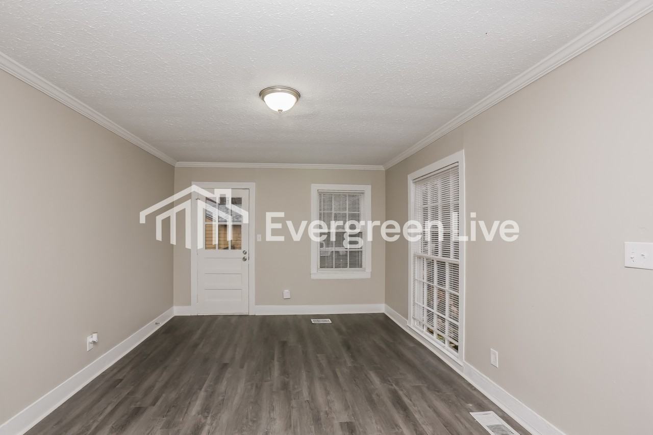 220 Melbourne Rd - Photo 3 of 15