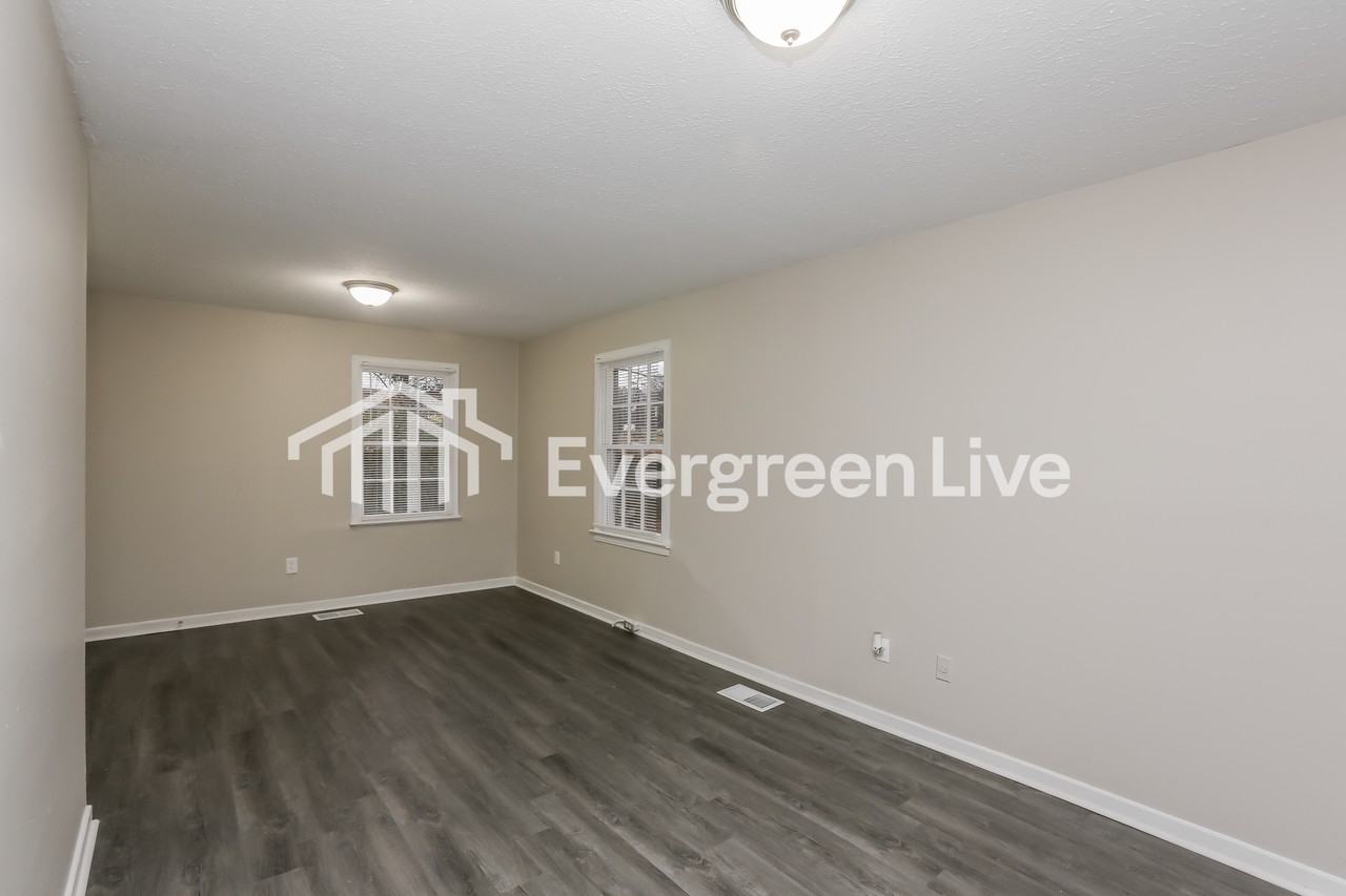 220 Melbourne Rd - Photo 4 of 15