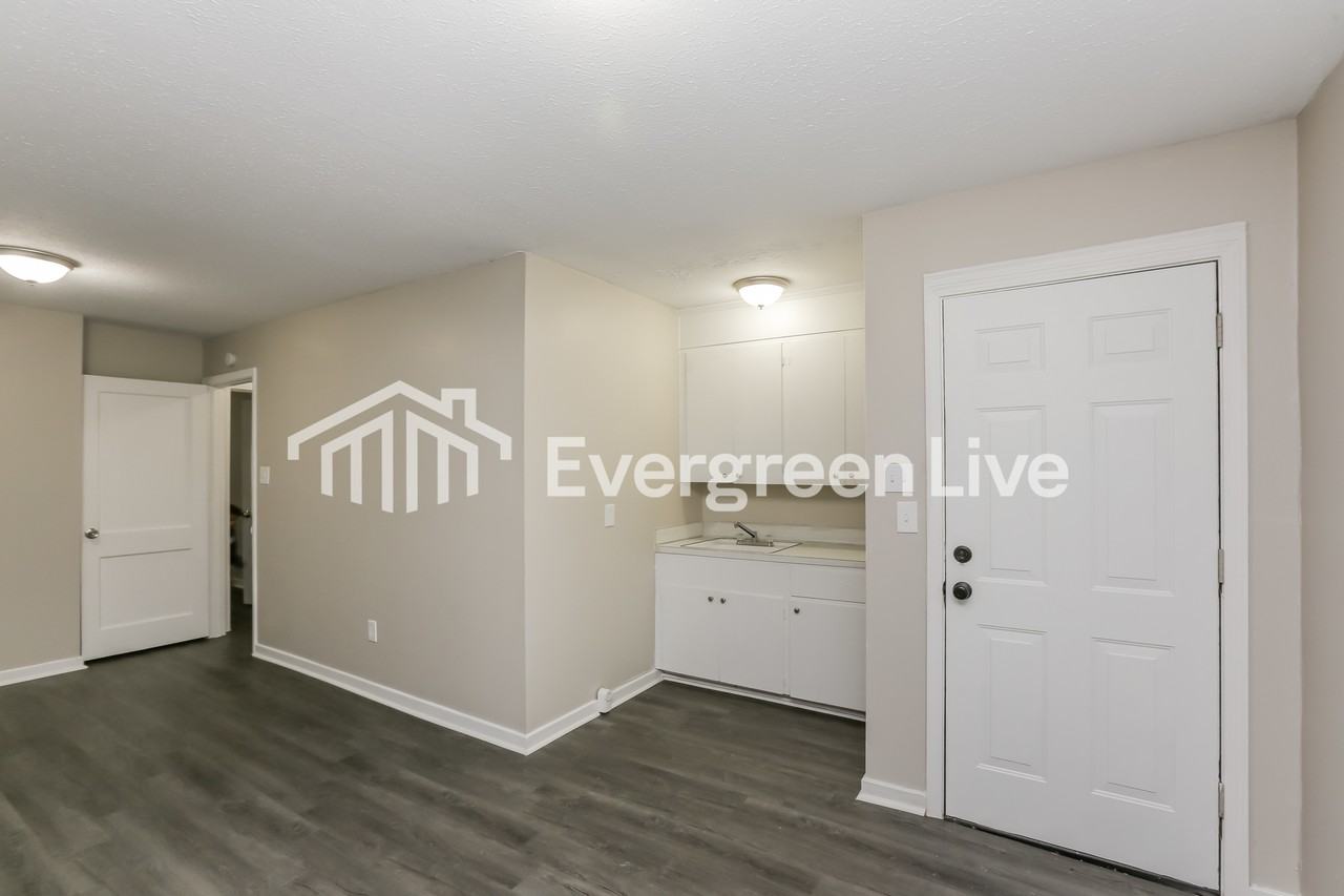 220 Melbourne Rd - Photo 5 of 15