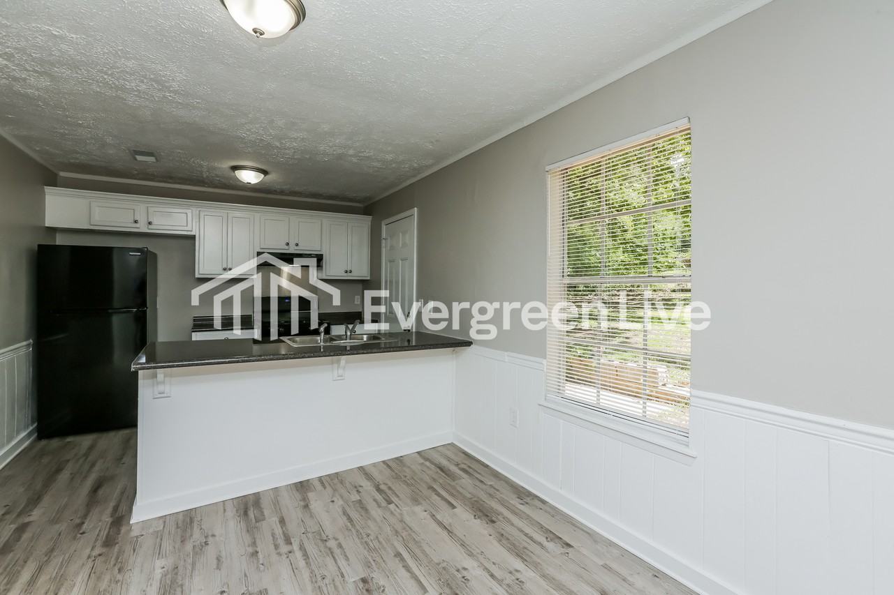 2124 Thousand Oaks Dr - Photo 4 of 15