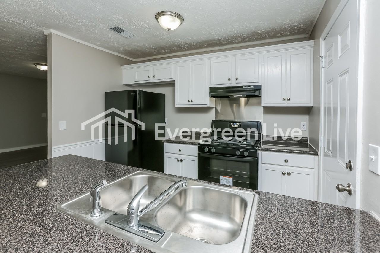 2124 Thousand Oaks Dr - Photo 6 of 15
