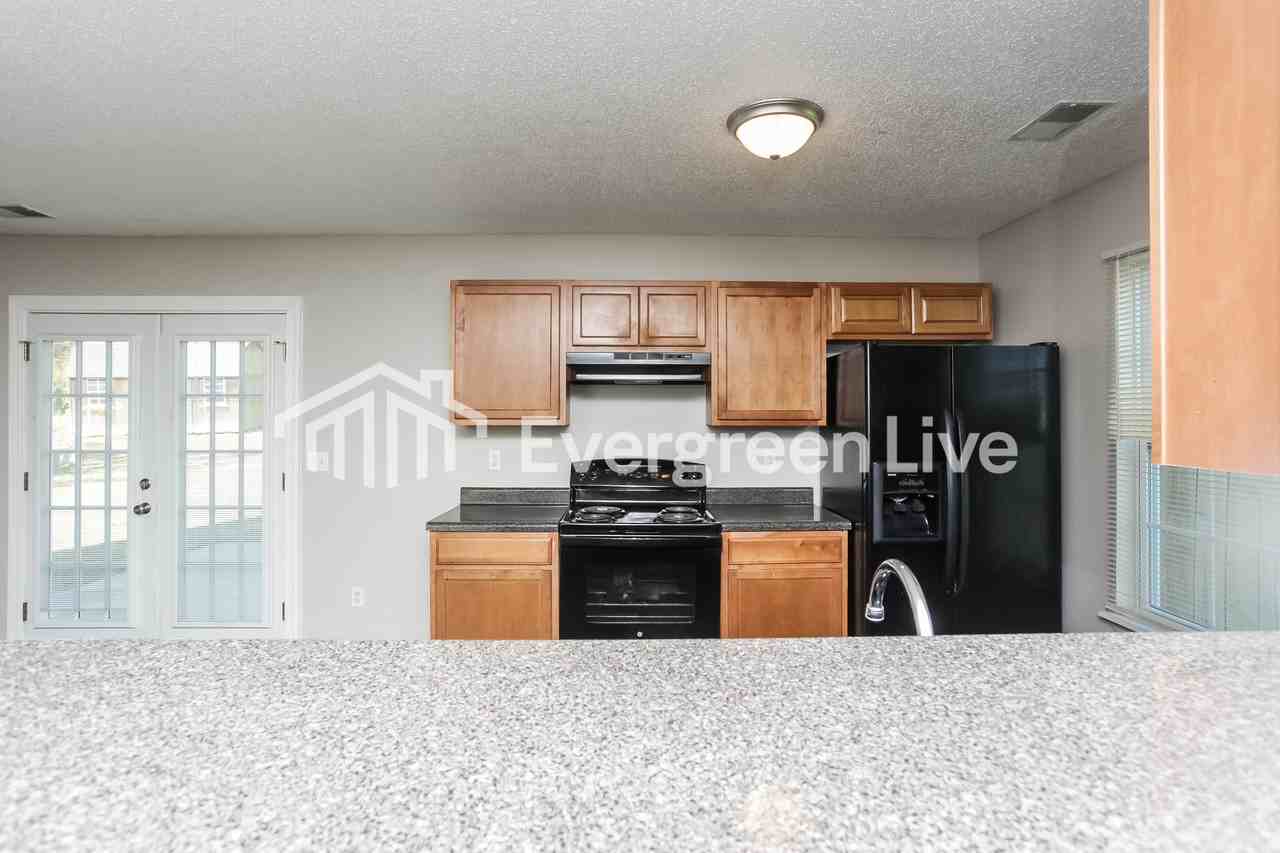 213 Rosebrook Dr - Photo 4 of 15