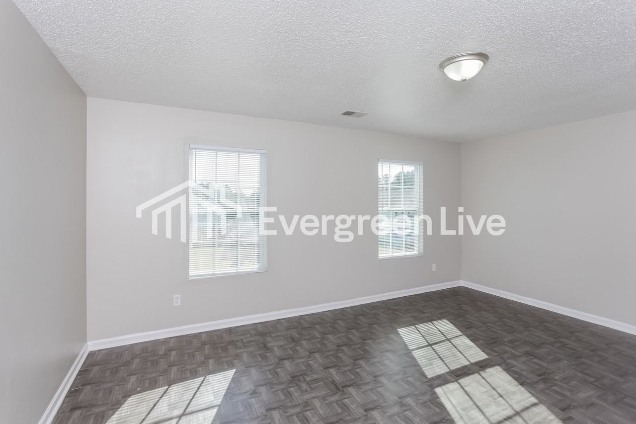 213 Rosebrook Dr - Photo 5 of 15