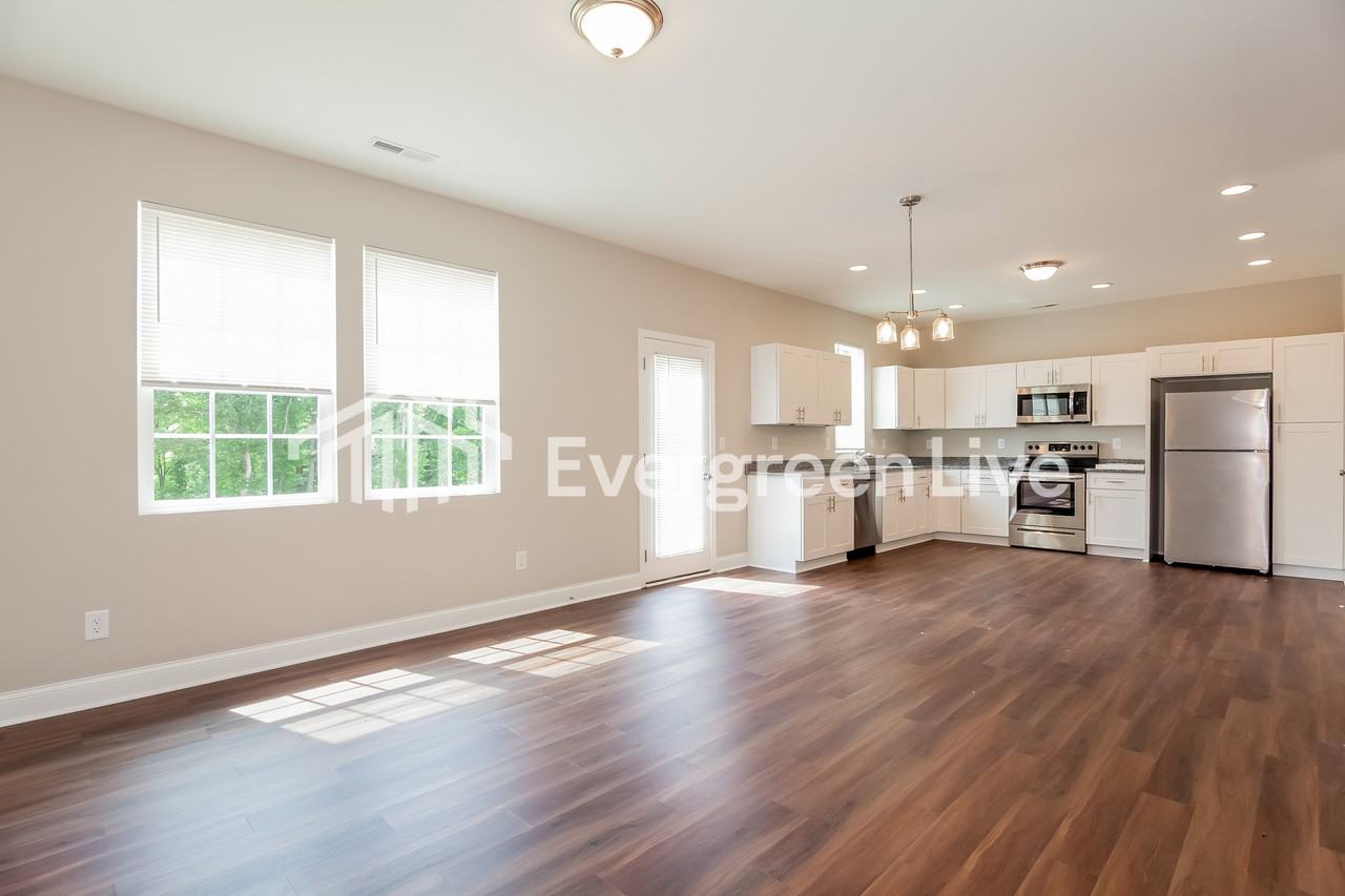 8537 Colgate Cir - Photo 4 of 15