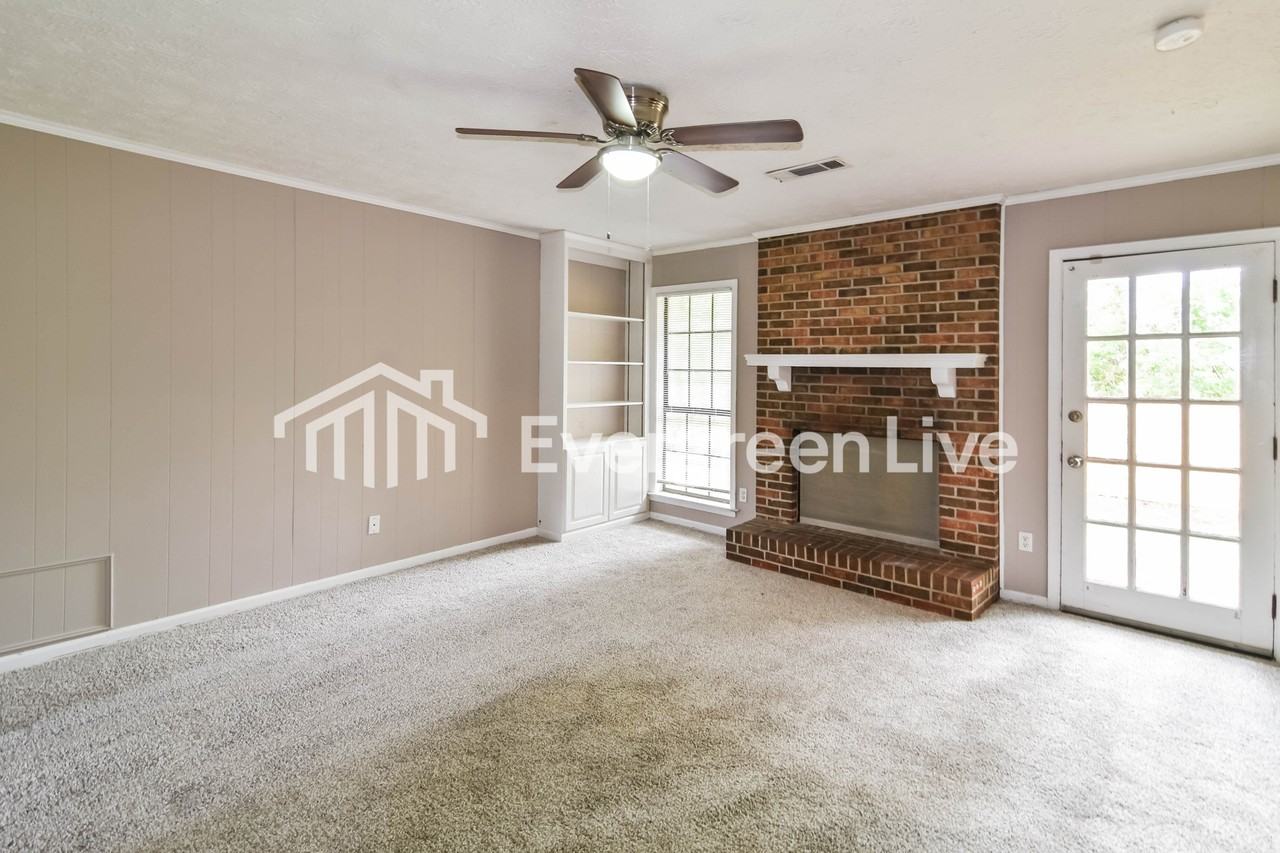 1425 Pampas Pl - Photo 3 of 15